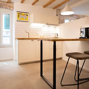  Apartment Vitelli And