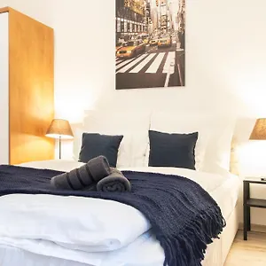 momo-luxury-apartments-budapest-opera.inbudapesthotels.com/